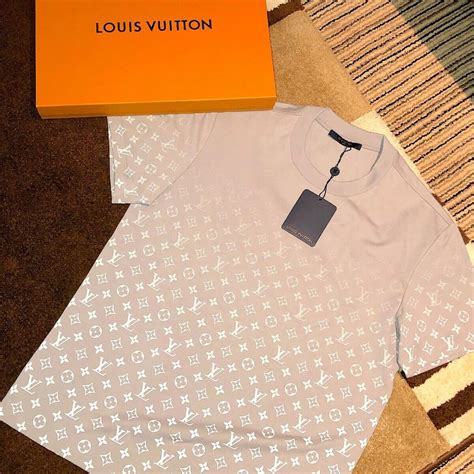 louis vuitton cream tee monogram.